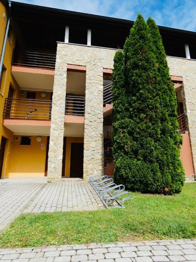 Fortuna Golf Apartman บุค ภายนอก รูปภาพ