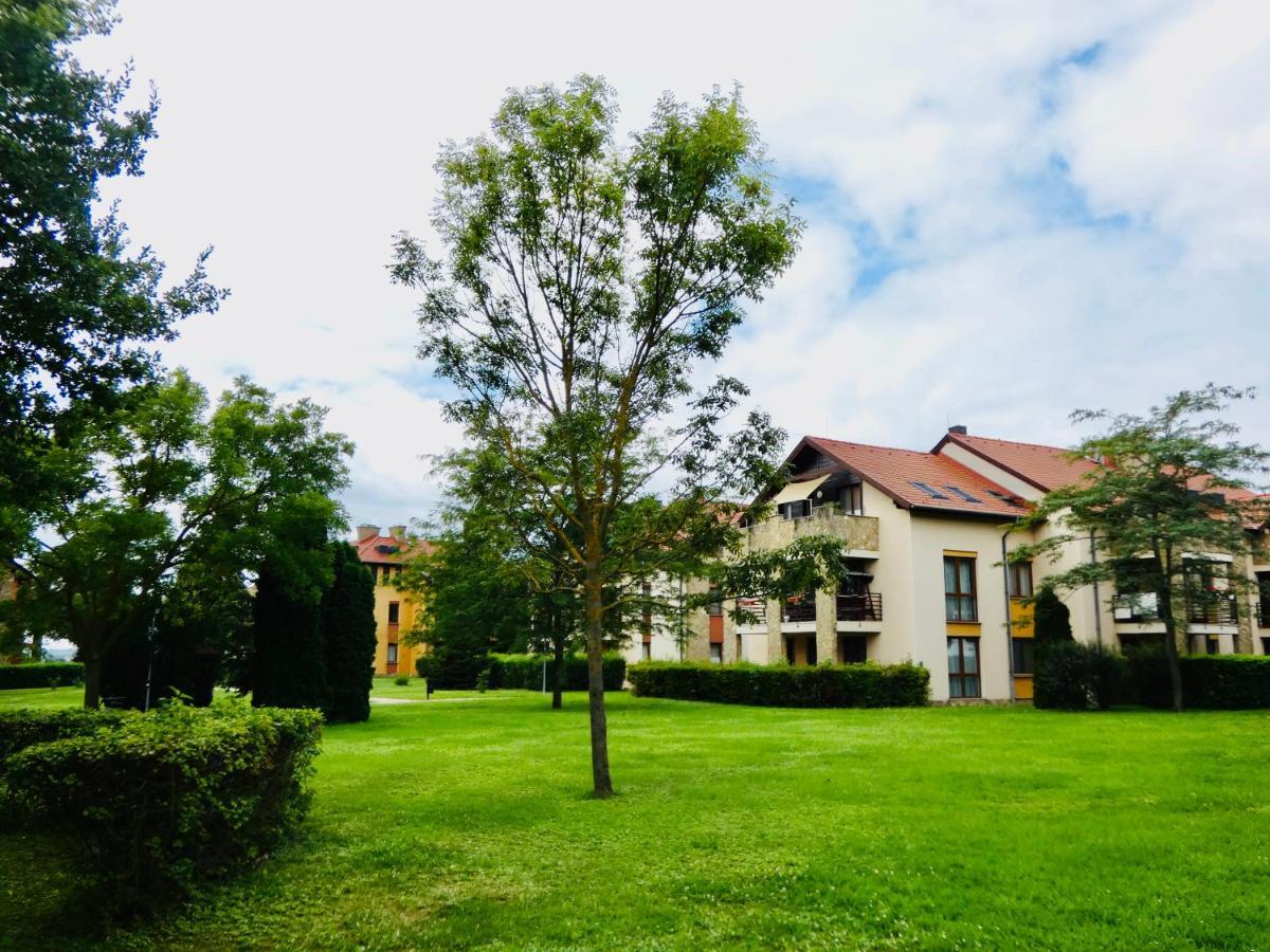 Fortuna Golf Apartman บุค ภายนอก รูปภาพ